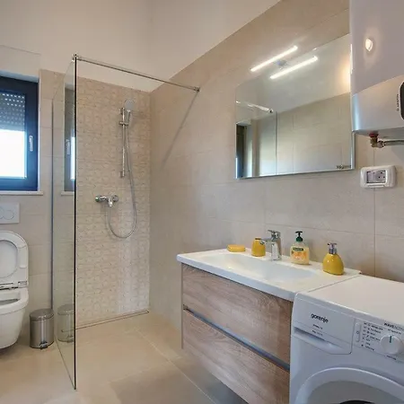 Apartament Indije *